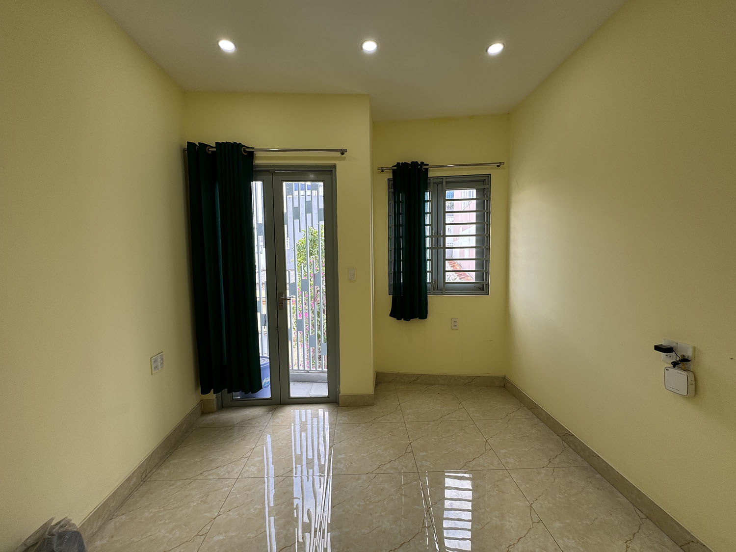 Nhà phố 3 lầu, góc 2 mặt tiền hêm 6m khu cao cấp Hồ Biểu Chánh, hẻm thông ra HVBánh, LVSỹ, Q.PNhuận